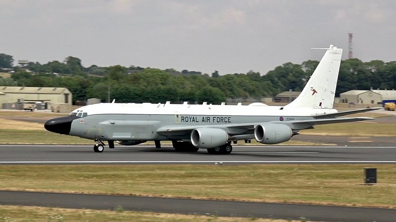 Самолет-разведчик RC-135W, ВВС Великобритании